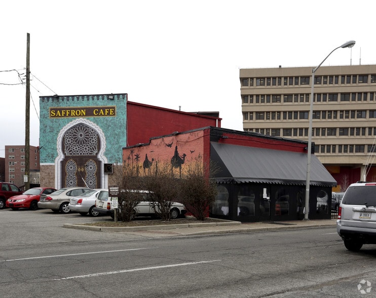 621 N Fort Wayne Ave, Indianapolis, IN for sale - Primary Photo - Image 1 of 2