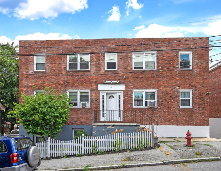 91-Unit Portfolio portfolio of 4 properties for sale on LoopNet.ca - Building Photo - Image 3 of 17