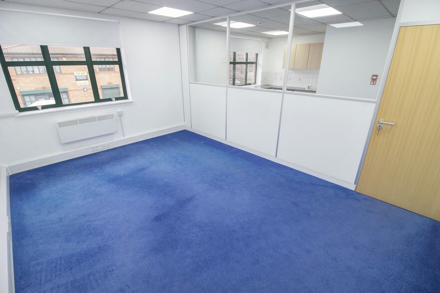 Great Central Way, London for lease - Interior Photo - Image 1 of 5