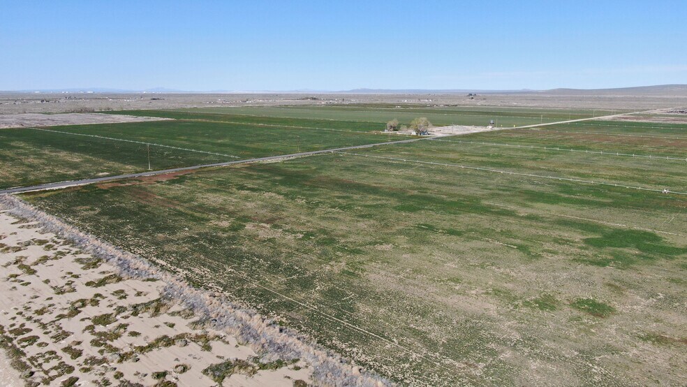 East Ave. F2/ 92 Street East, Lancaster, CA à vendre - Photo du bâtiment - Image 2 de 4