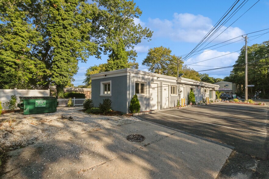 1420 Montauk Hwy, Oakdale, NY à louer - Photo du bâtiment - Image 2 de 31
