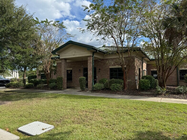 3255 Industry Dr, North Charleston, SC à vendre - Photo du bâtiment - Image 2 de 30