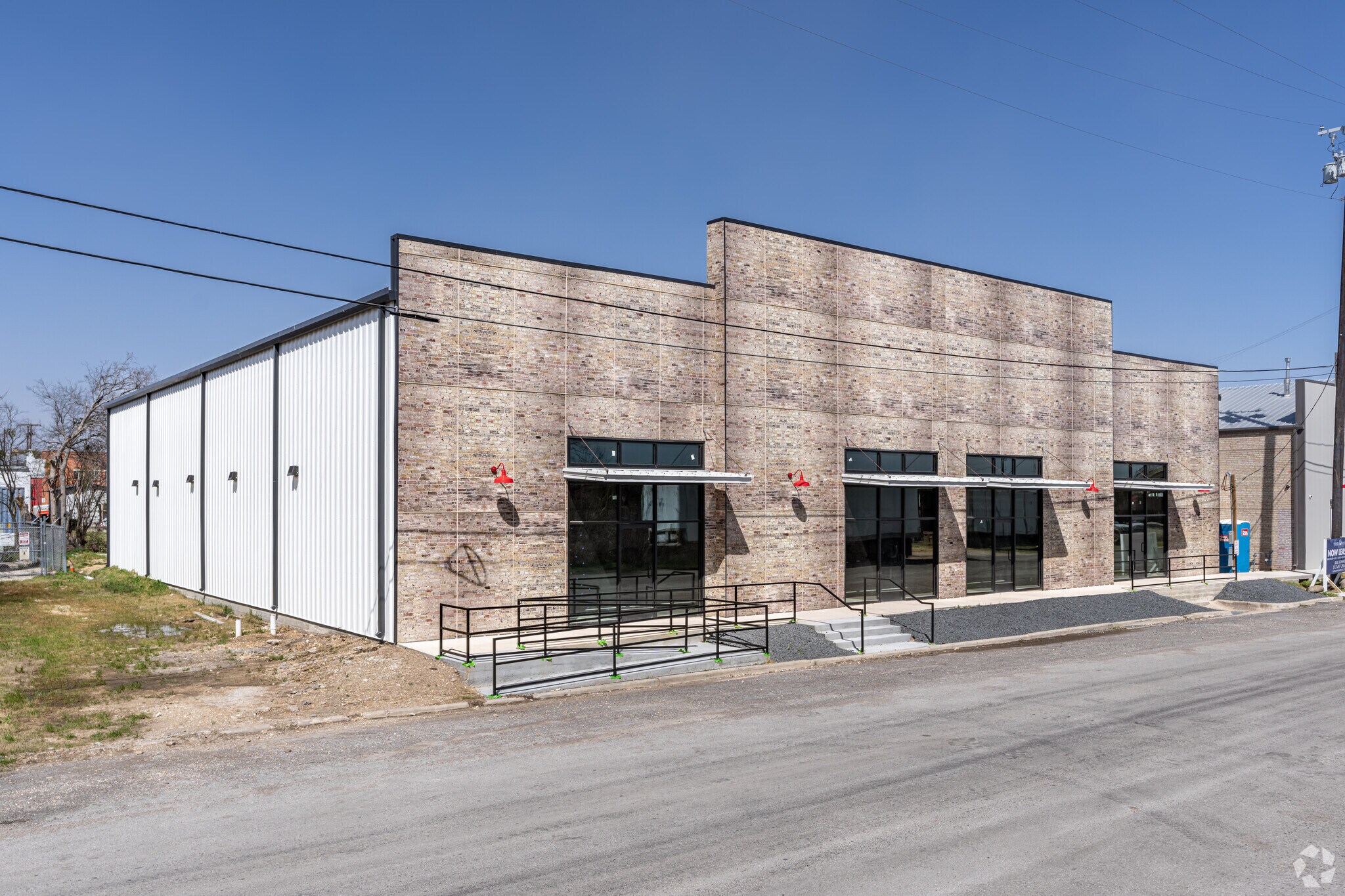 202 W 1st St, Taylor, TX for lease Primary Photo- Image 1 of 70