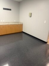 214 Warehouse Dr, Buda, TX à louer Photo intérieure- Image 2 de 11