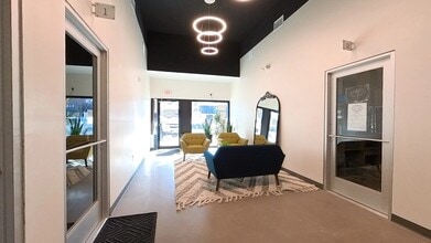 911 Massachusetts St, Lawrence, KS for lease Interior Photo- Image 1 of 17