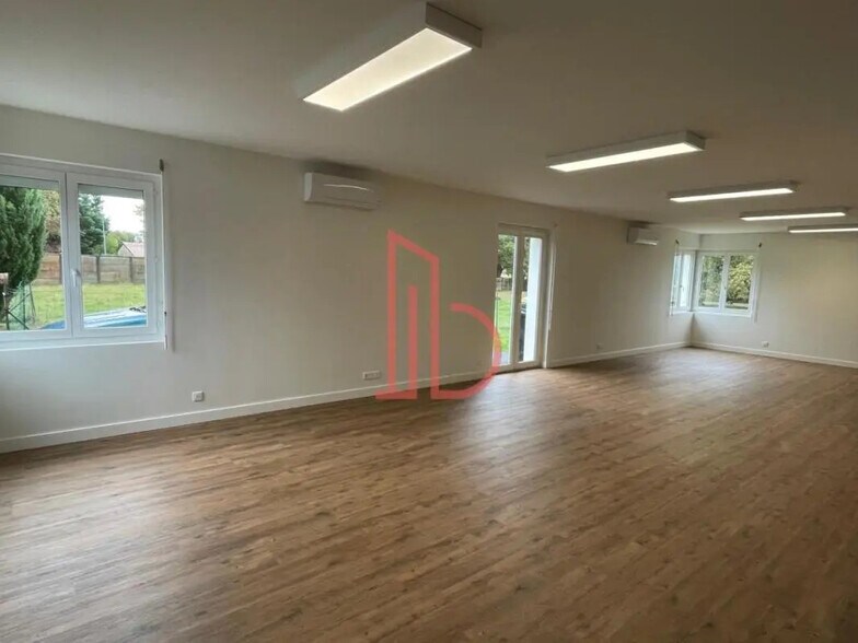 Bureau dans Eysines à louer - Photo intérieure - Image 3 de 5