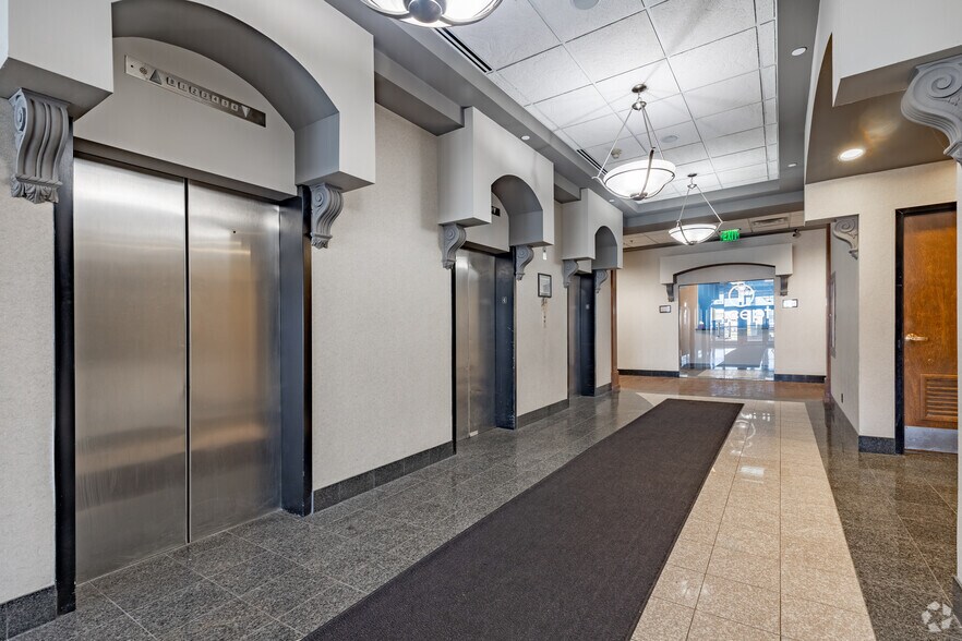 4150 Belden Village St, Canton, OH à louer - Photo intérieure - Image 3 de 9