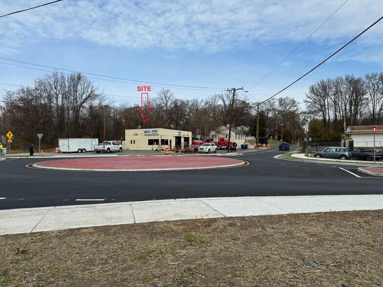 18704 Old Triangle Rd, Triangle, VA à vendre - Photo du bâtiment - Image 1 de 9
