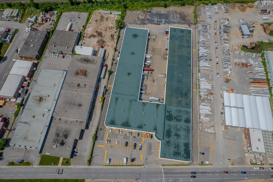 7527-7583 Boul Henri-Bourassa E, Montréal, QC for lease - Aerial - Image 2 of 16