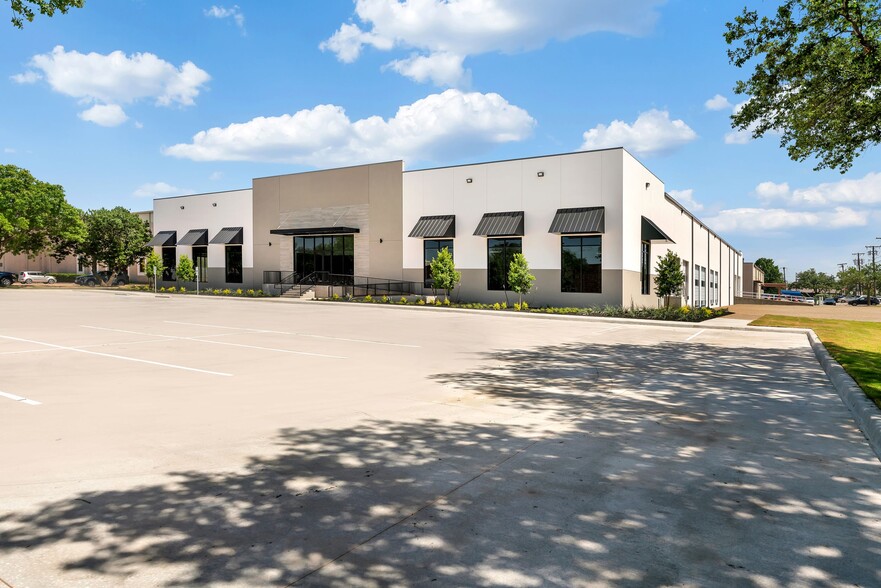 4600 Simonton Rd, Farmers Branch, TX for sale - Building Photo - Image 1 of 1