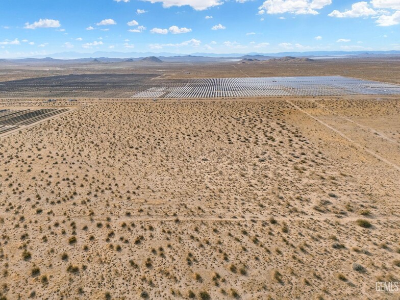 APN# 235-353-04, Mojave, CA à vendre - Aérien - Image 1 de 7