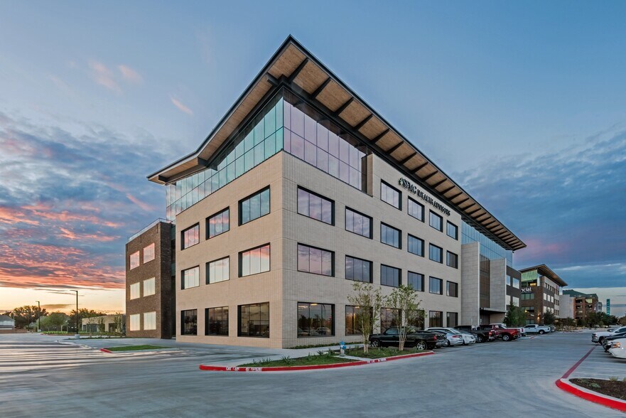 3960 Dallas Pky, Plano, TX à louer - Photo du bâtiment - Image 2 de 21