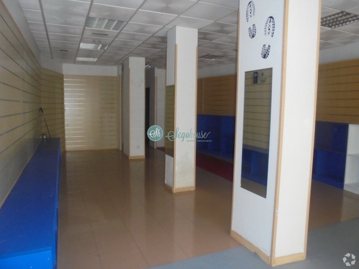 Retail in Segovia, Segovia for lease Interior Photo- Image 1 of 2