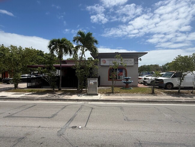 Plus de détails pour 14005 W Dixie Hwy, North Miami, FL - Commerce de détail à vendre