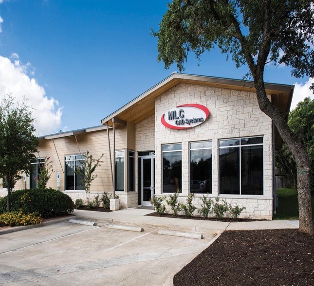 4625 W William Cannon Dr, Austin, TX à vendre - Photo du bâtiment - Image 2 de 11