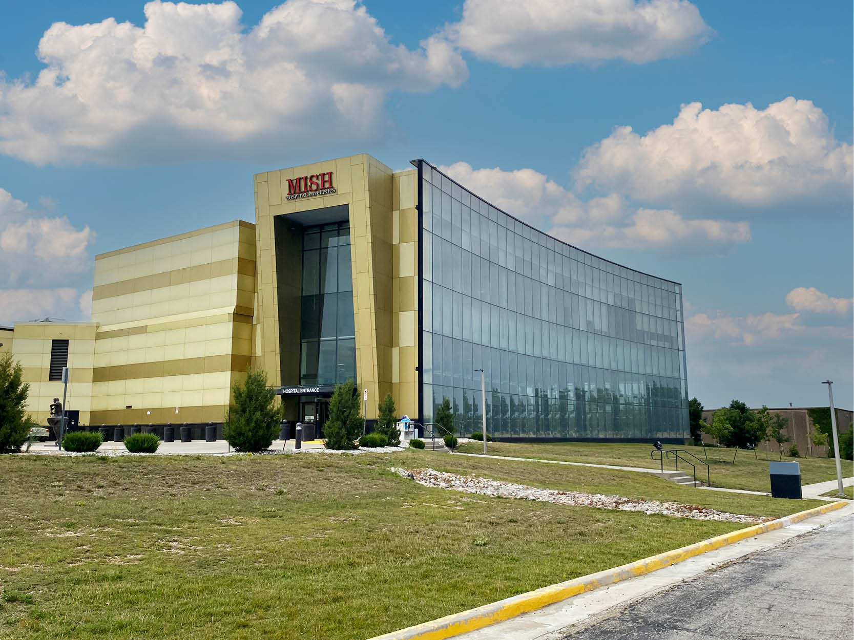 10951 Lakeview Ave, Lenexa, KS for lease Primary Photo- Image 1 of 4