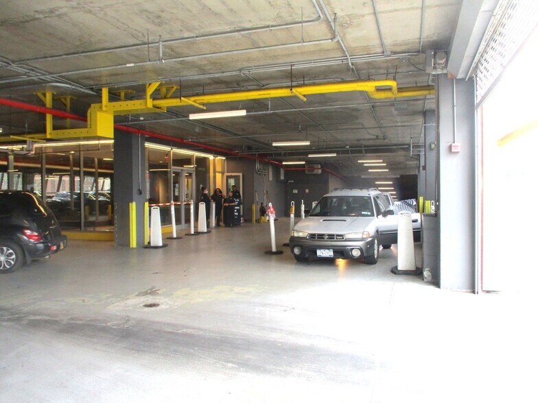 101 Pennsylvania Ave, Brooklyn, NY à louer - Photo du bâtiment - Image 2 de 10