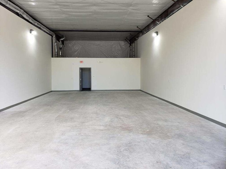 2011 Corporate Dr, Wilmington, NC for lease - Interior Photo - Image 3 of 21