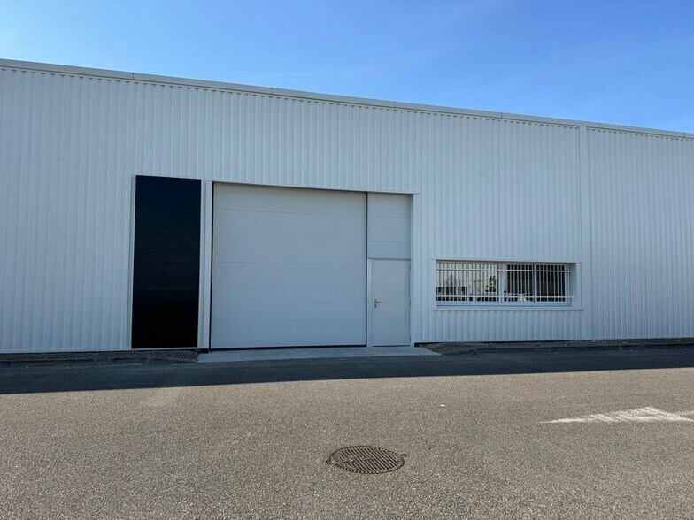 Industrial in Reyrieux for lease - Building Photo - Image 3 of 3