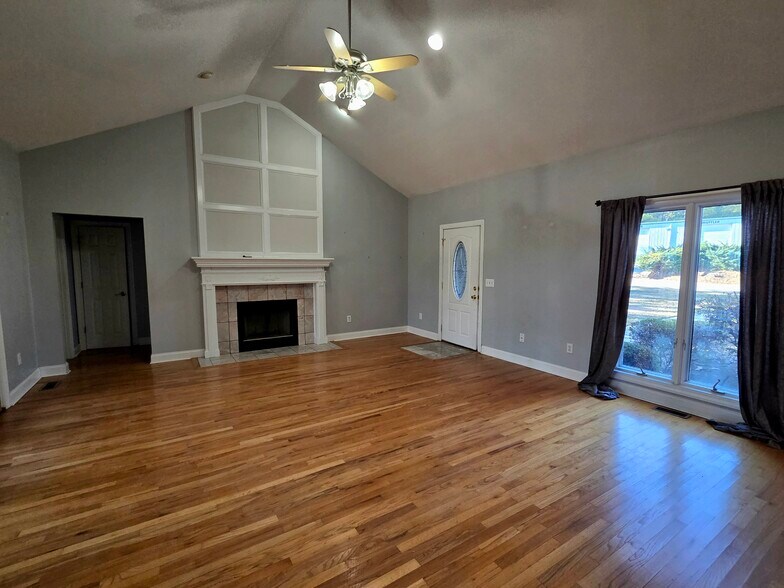 113 Quiet Cove, Mooresville, NC à louer - Hall d’entrée - Image 2 de 6