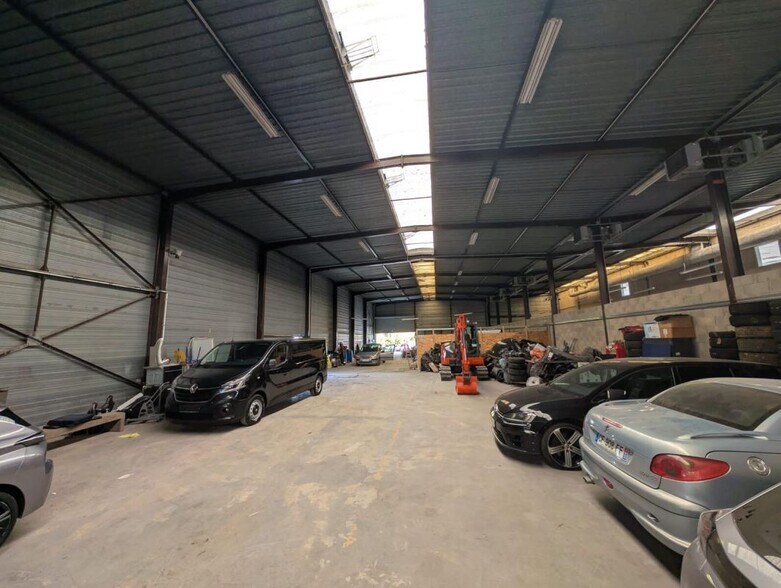 Flex dans Porcheville à louer - Photo du bâtiment - Image 3 de 10