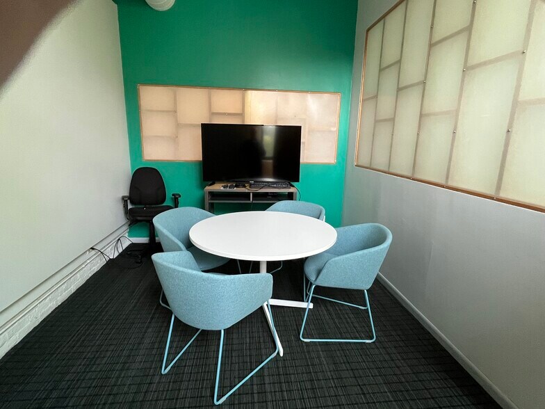 2035-2043 W Wabansia Ave, Chicago, IL à louer - Photo intérieure - Image 2 de 32