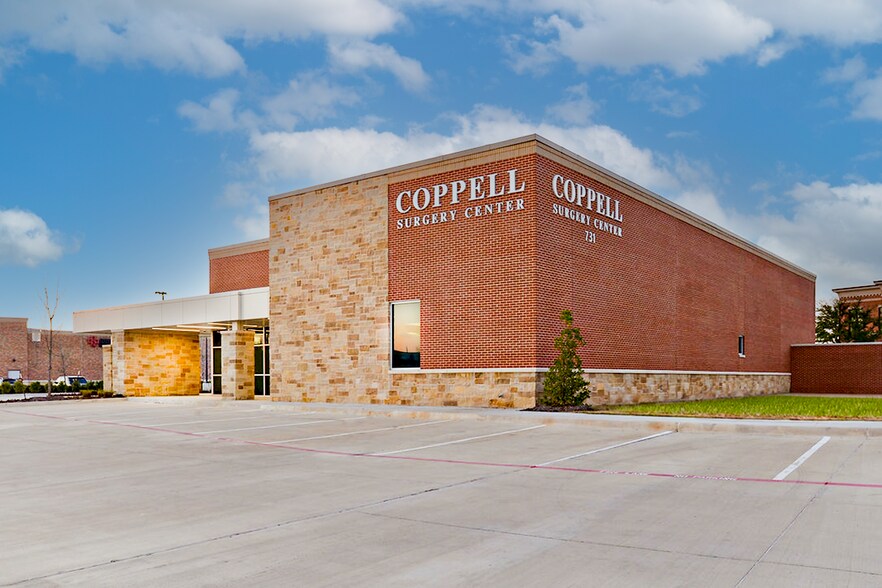 731 Plaza Blvd, Coppell, TX à vendre - Photo du bâtiment - Image 2 de 30