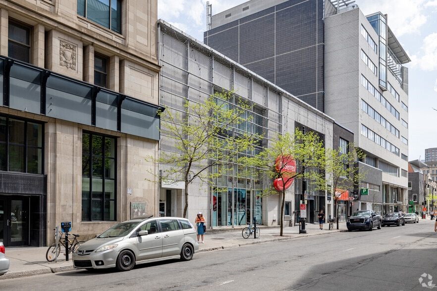 332-334 Sainte-Catherine E, Montréal, QC à vendre - Photo du bâtiment - Image 3 de 4