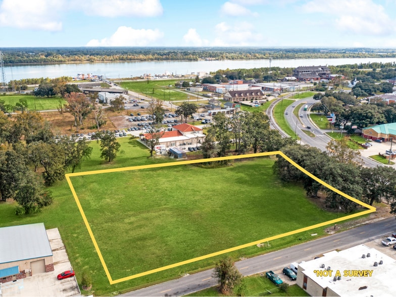 101 E 3rd Street, Belle Chasse, LA à vendre - Aérien - Image 2 de 12