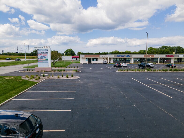 1942 N Main St, Crown Point, IN à louer - Photo du bâtiment - Image 2 de 7