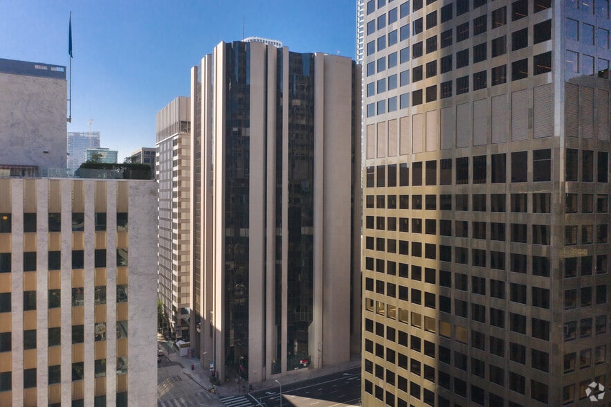 800 W 6th St, Los Angeles, CA à louer - Photo du bâtiment - Image 2 de 14