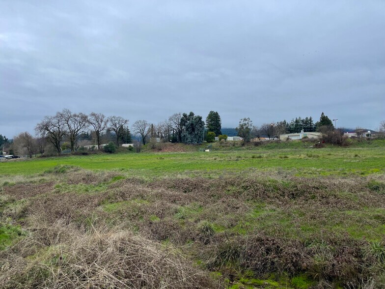 0 Ford Rd, Ukiah, CA à vendre - Photo du bâtiment - Image 3 de 7