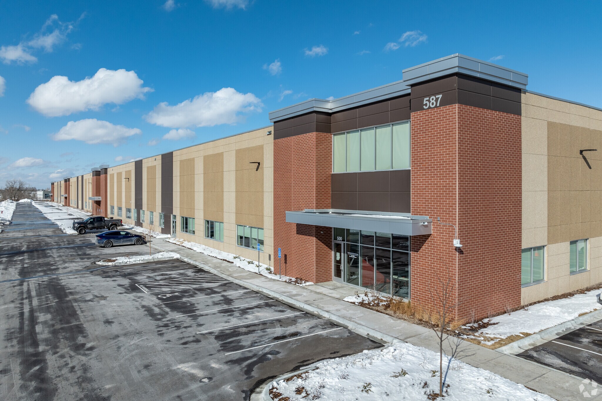 587 Settlers Ridge Pky, Woodbury, MN for lease Primary Photo- Image 1 of 2