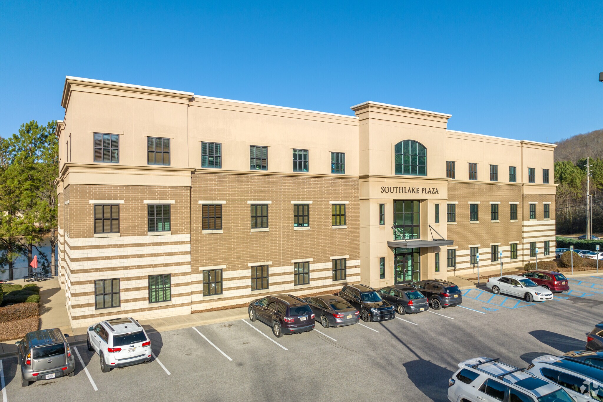 15 Southlake Ln, Birmingham, AL for lease Primary Photo- Image 1 of 10