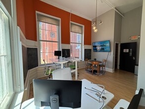 8221 Minnesota Ave, Saint Louis, MO for lease Interior Photo- Image 1 of 4