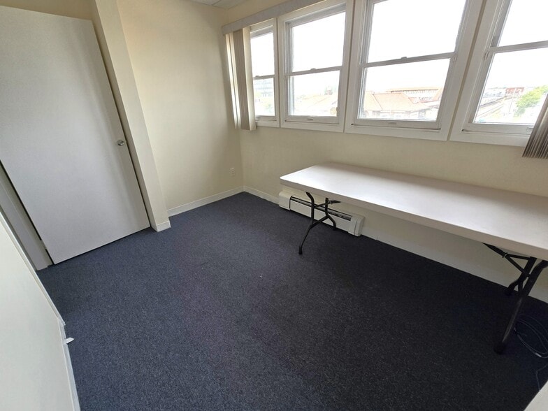 212 W Park Ave, Long Beach, NY for lease - Building Photo - Image 2 of 13