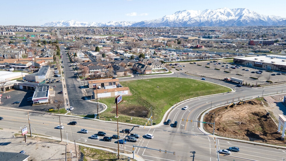 1366 Main St, Layton, UT à vendre - Photo du bâtiment - Image 1 de 11