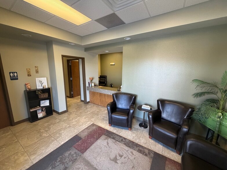 1508 N Zaragoza Rd, El Paso, TX à vendre - Photo du bâtiment - Image 2 de 6