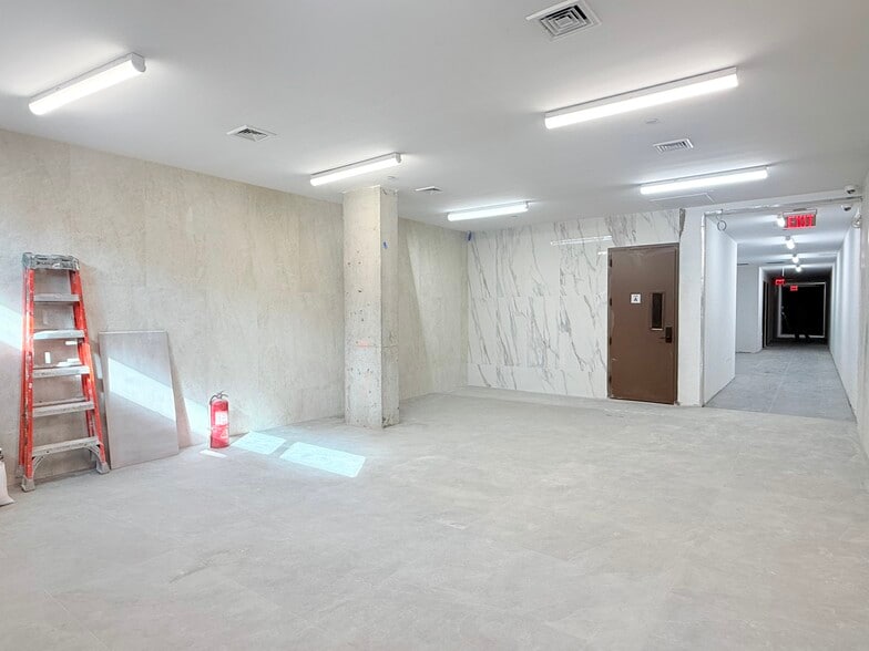 325 Bond Street, Brooklyn, NY for lease - Building Photo - Image 2 of 7