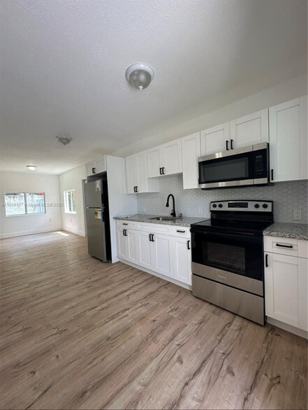 3123 NW 22nd Ct, Miami, FL for sale - Building Photo - Image 2 of 30