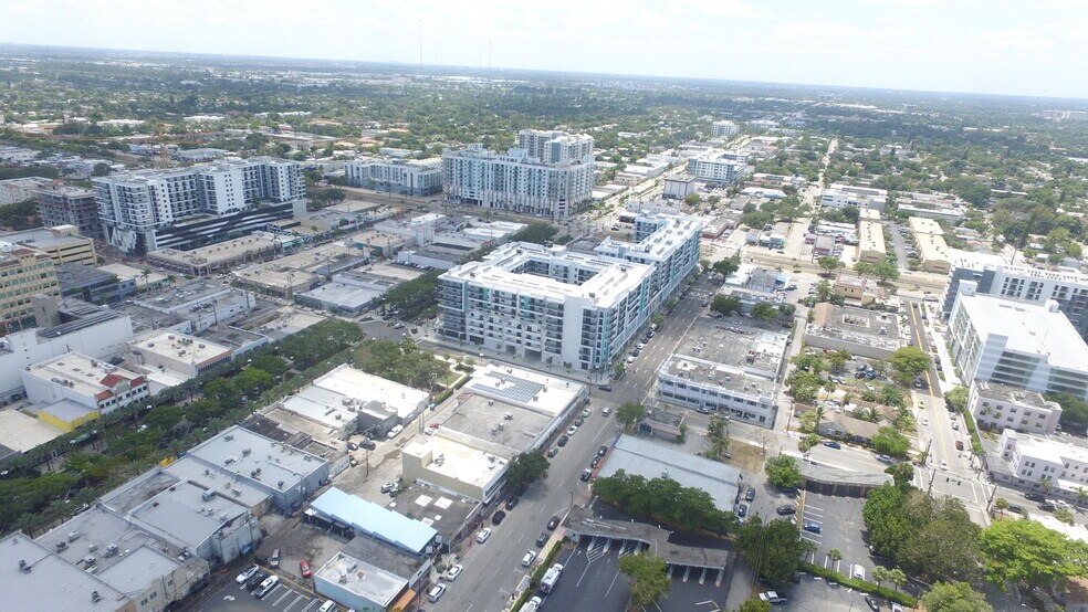 1946 Tyler St, Hollywood, FL à vendre - Photo du bâtiment - Image 3 de 19