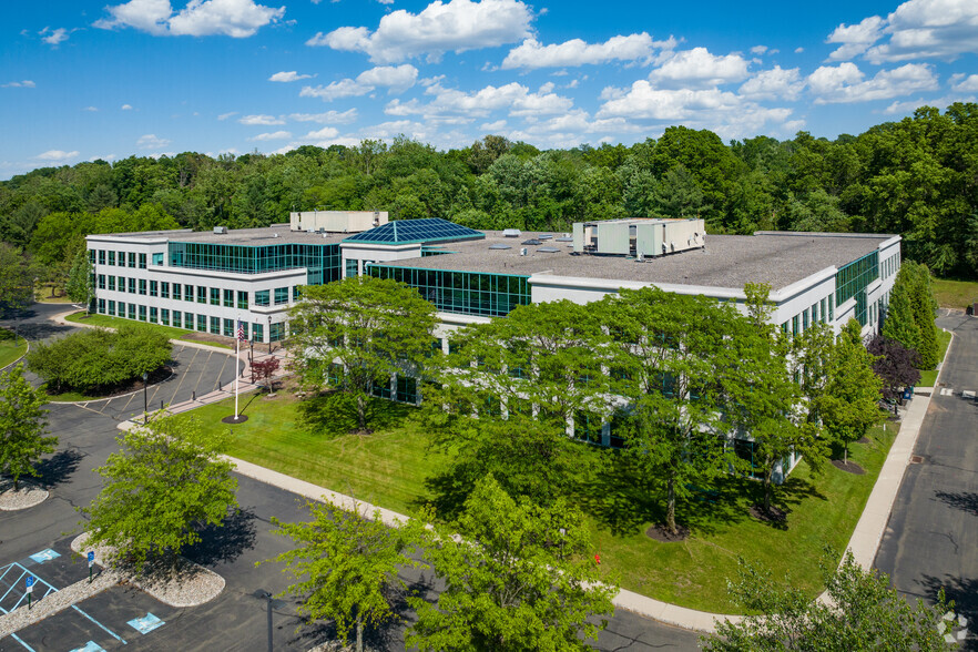 100 Passaic Ave, Fairfield, NJ à louer - Photo du bâtiment - Image 2 de 6