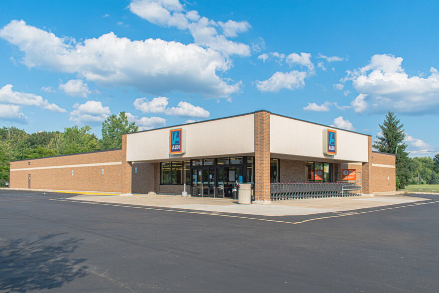 2060 Dixie Hwy, Waterford, MI for lease - Primary Photo - Image 1 of 7