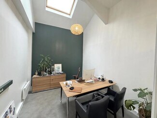 Plus de détails pour Bureau à louer