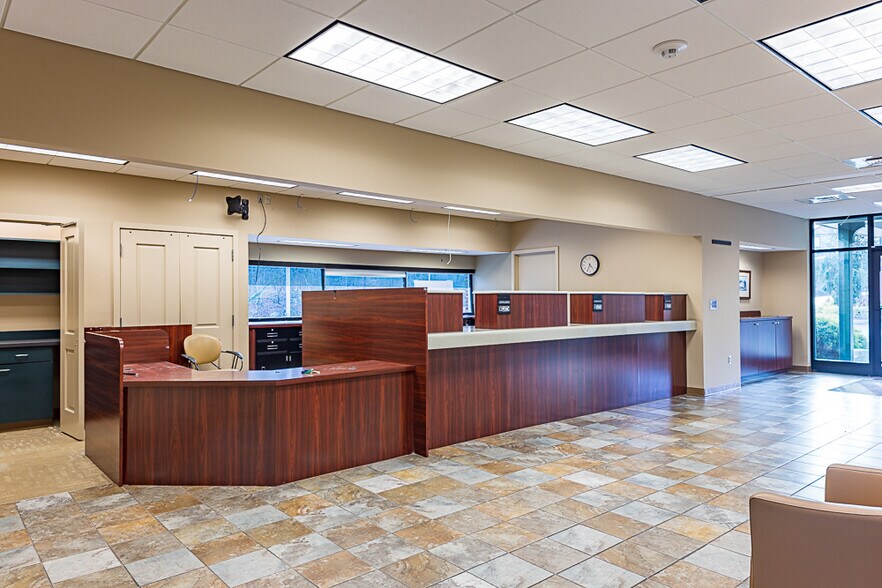 1708 N Eastman Rd, Kingsport, TN à vendre - Photo du bâtiment - Image 3 de 15