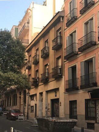 Plus de détails pour Calle de Larra, 10, Madrid - Commerce de détail à louer