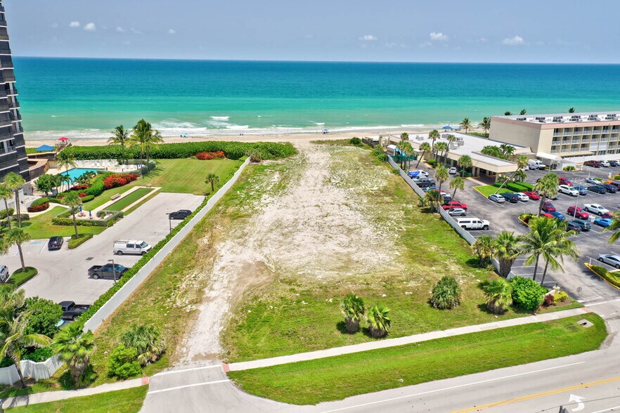 9750 S Ocean Dr, Jensen Beach, FL à vendre - Photo principale - Image 1 de 1