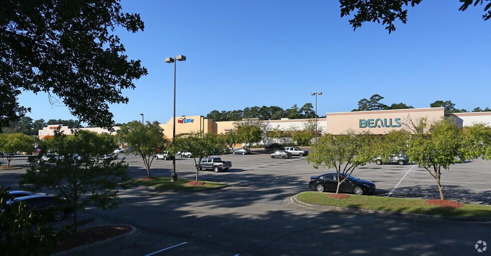 3240 Capital Cir NE, Tallahassee, FL à louer - Photo du bâtiment - Image 3 de 11