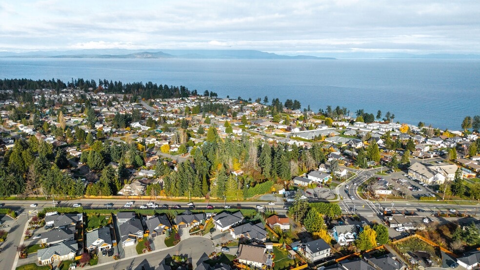 549-563 Island Hwy W, Parksville, BC for sale - Building Photo - Image 2 of 6