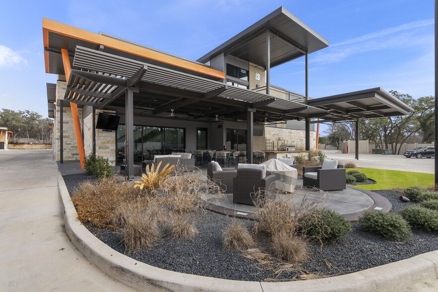 7231 Stonewall Bnd, San Antonio, TX à vendre - Photo du bâtiment - Image 3 de 23